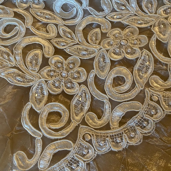 Wedding Lace - Picture 2 of 4